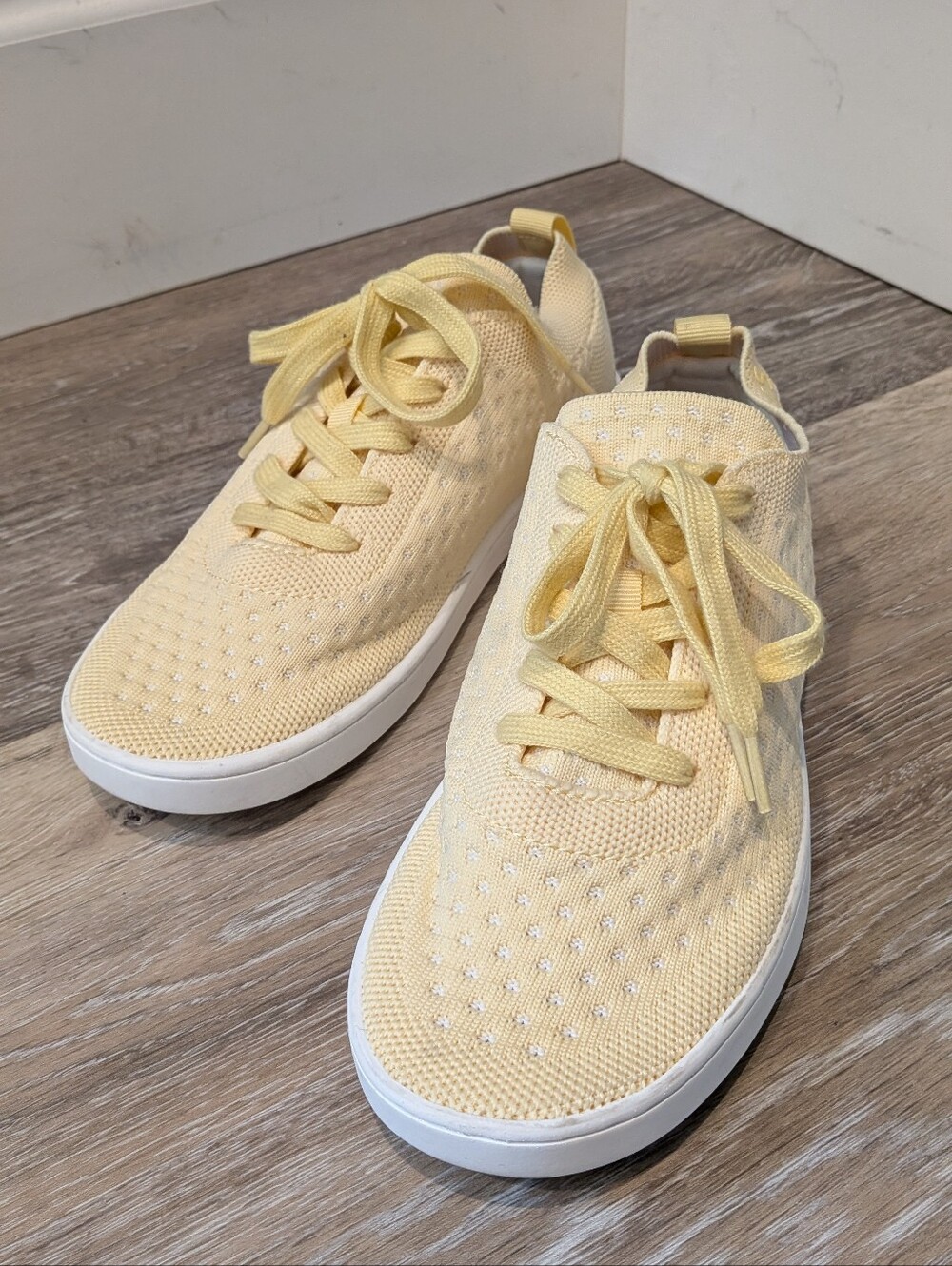 Suavs Size 7.5 Butter Yellow The Zilker Knit Slip-On Sneakers